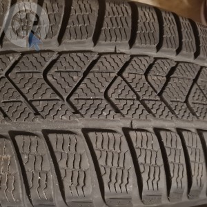 pneu occasion PIRELLI 225/40R20 94V RUNFLAT dpt 57 